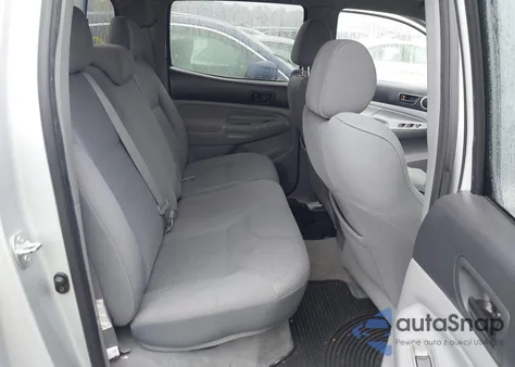 2005 Toyota Tacoma Base V6 z USA, uszkodzony, nr VIN 5TELU42N95Z077863